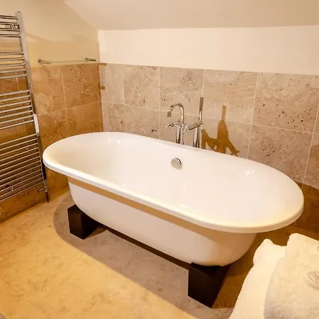 Eltermere 4*
